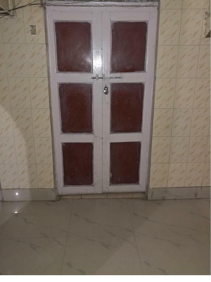 Goldy Guest House Varanasi Bagian luar foto