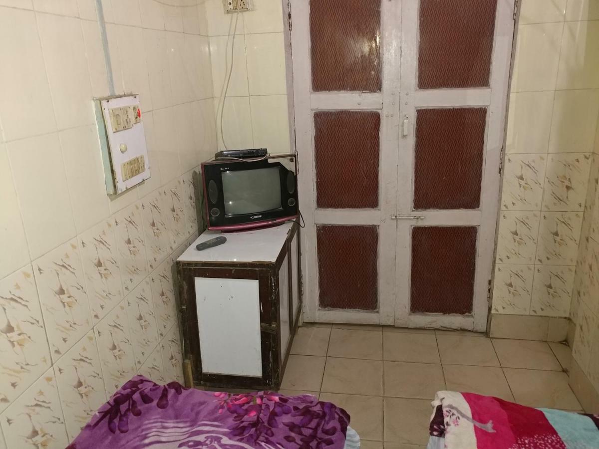 Goldy Guest House Varanasi Bagian luar foto